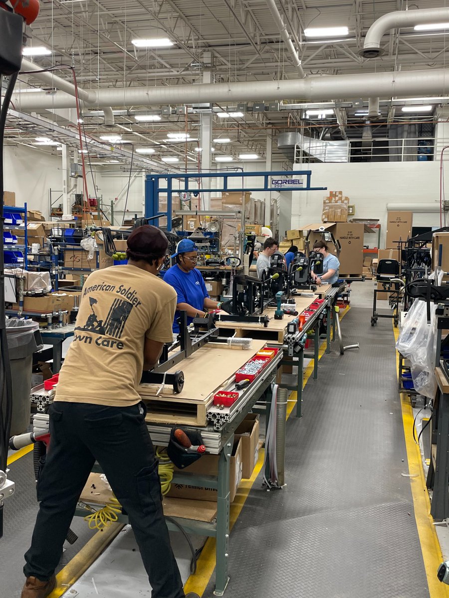 Last week, we had the privilege of visiting NuStep, one of our valued partners, and seeing their new state-of-the-art facility! La semaine dernière, nous avons eu le privilège de visiter NuStep, l'un de nos fidèles partenaires, et de voir leur nouvelle installation ultramoderne!