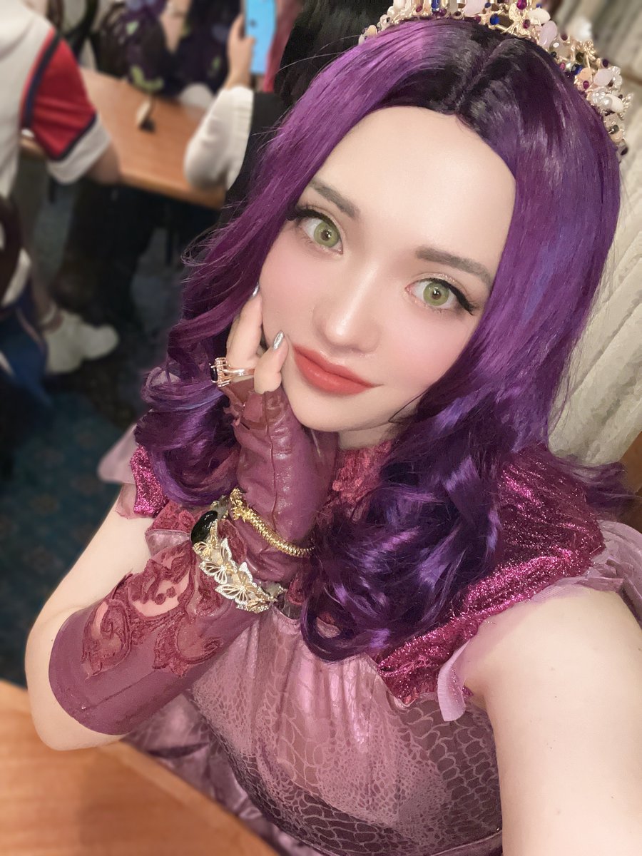 直近で自我の写真が3次元のオタクしてるかディズニーしかなくてですね……せっかくなのでマルバウンドした時のと並べますね………

 #自我からコスプレイヤーへ