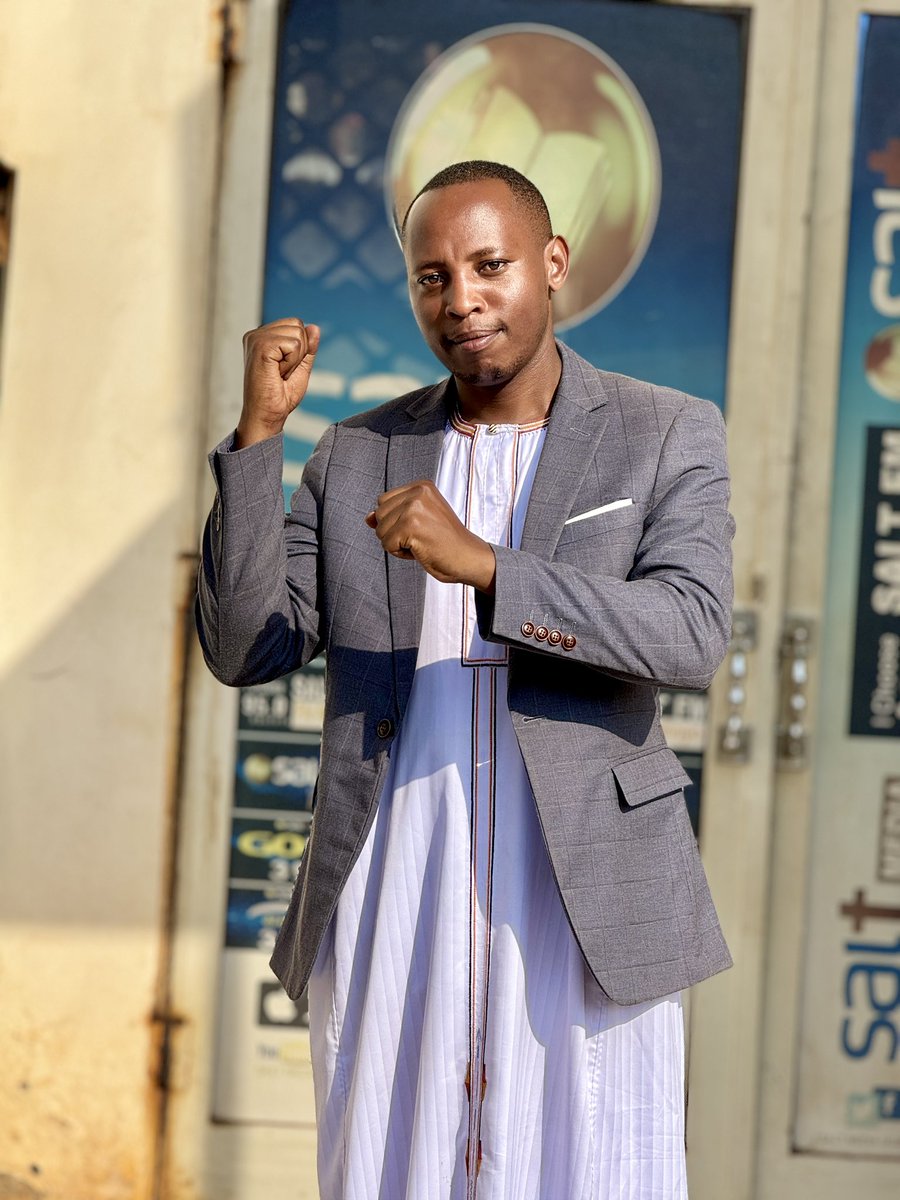 Salt TV (@salttvuganda) on Twitter photo Muwereza munnaffe <a href="/Godfreysalttv/">TUMWEBAZE GODFREY</a> ali wamu n’Obuganda okuyozayoza Ssabasajja #SaltMediaUpdates Muwereza munnaffe <a href="/Godfreysalttv/">TUMWEBAZE GODFREY</a> ali wamu n’Obuganda okuyozayoza Ssabasajja #SaltMediaUpdates