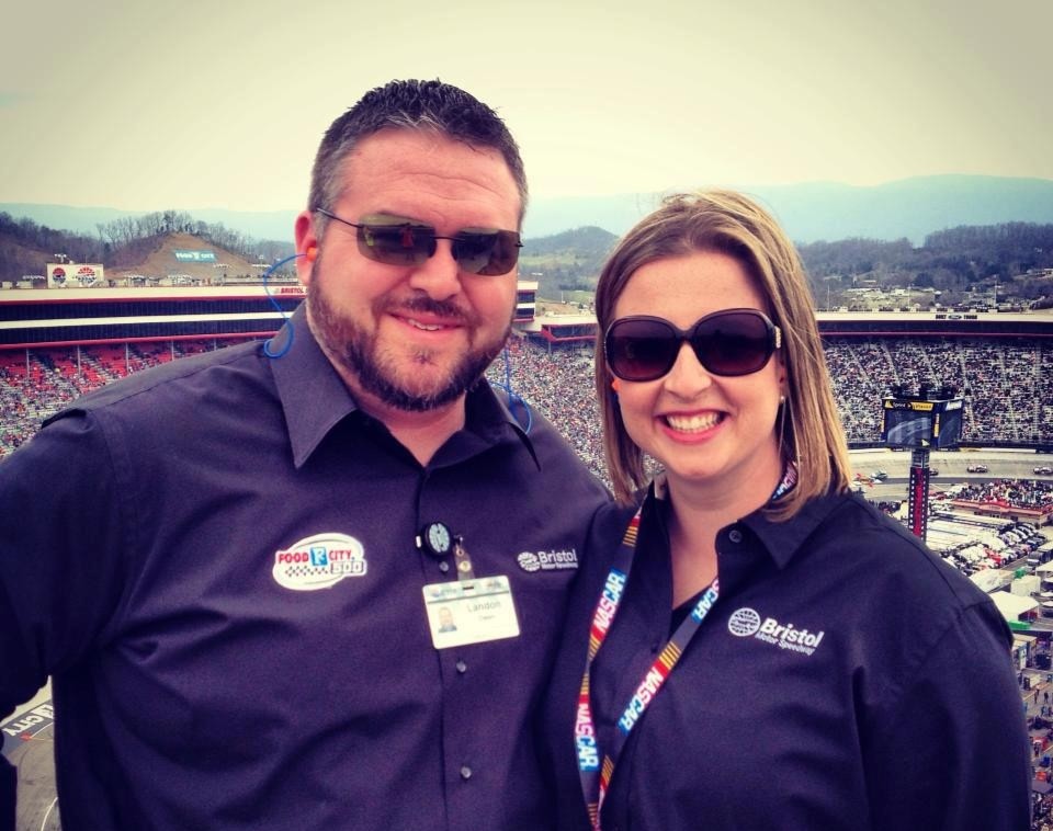 Marshall University (@marshallu) on Twitter photo From a Marshall grad assistant to VP of consumer sales at two major speedways, Landon Owen’s story is all about relationships.
Read how he’s paying it forward in the sports world: : bit.ly/41cSXt5 From a Marshall grad assistant to VP of consumer sales at two major speedways, Landon Owen’s story is all about relationships.
Read how he’s paying it forward in the sports world: : bit.ly/41cSXt5