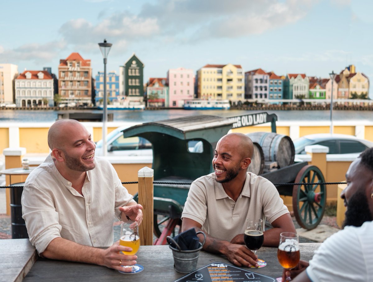 Beautiful views that pair perfectly with handcrafted brews🍻 @swingingoldlady.brewery a fun experience to add to the itinerary🤩