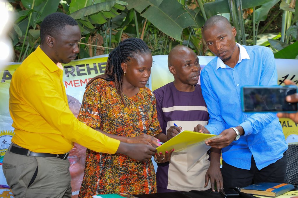 PatienceNamudd3's tweet image. UPDATE: NRM CEC Hopefuls Slam Vetting Process by Incumbents as Undemocratic, Demand Party Reforms 🚨

Four youthful aspirants for key Central Executive Committee (CEC) positions in the ruling NRM party have strongly criticized what they describe as a “rigged and unfair” vetting…