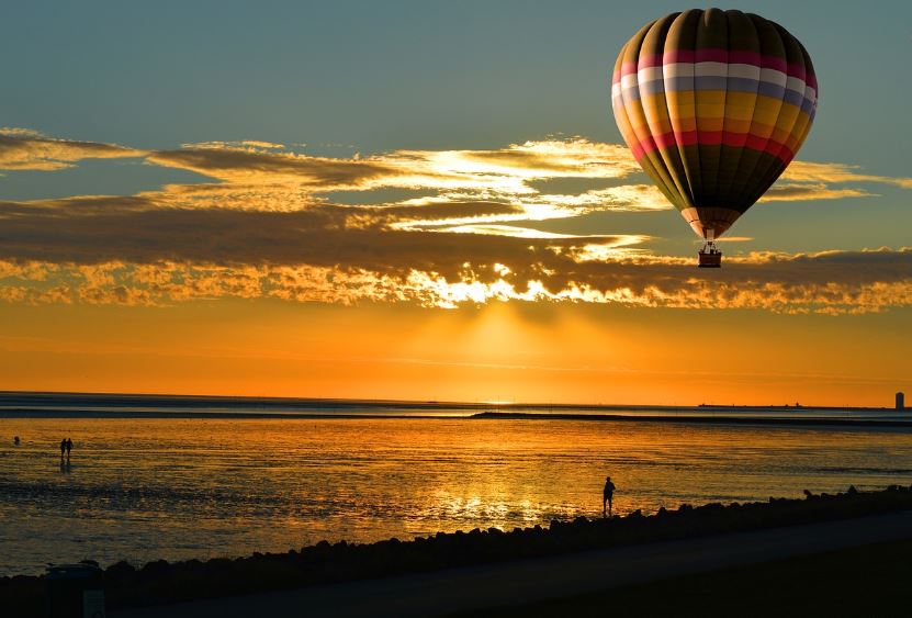 Can I get a Good Morning? 🌞

Motto of the day: Life is like a balloon ride. Sometimes you first have to throw off ballast in order to be able to rise, fly, dream and laugh again.