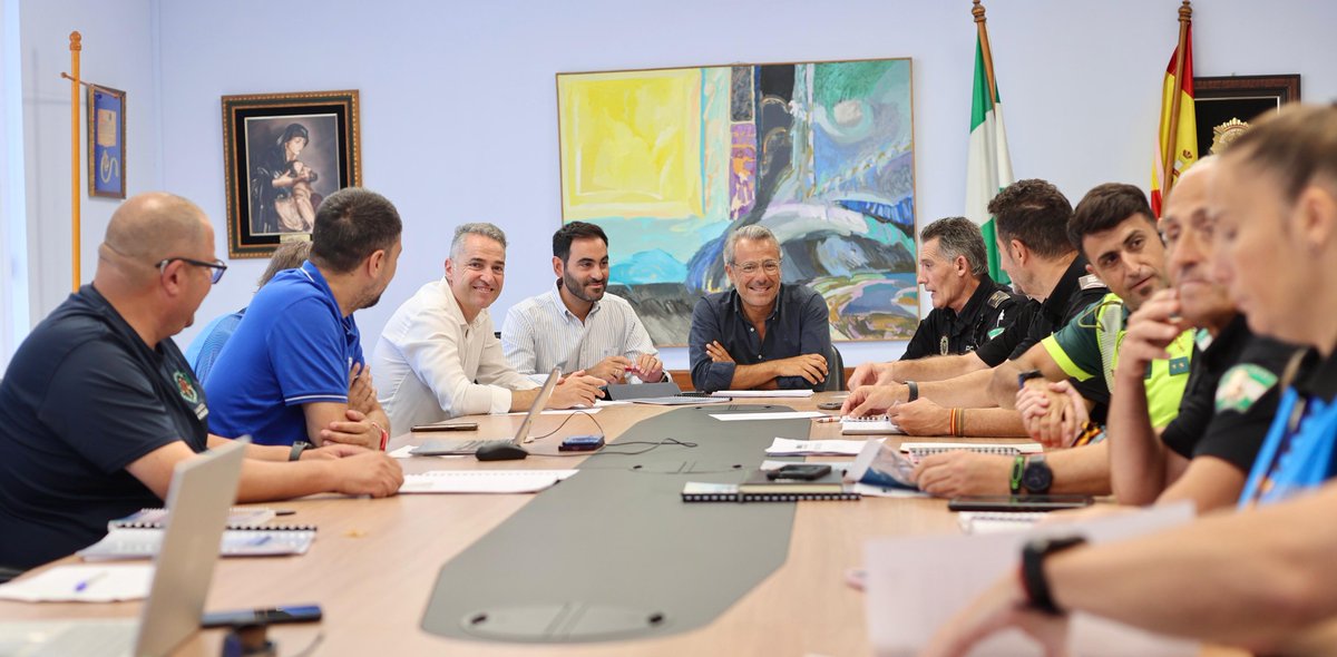 🎾El Ayuntamiento continúa avanzando en los preparativos de la Copa Davis con una reunión con las delegaciones municipales para perfilar el dispositivo del evento, que contará con un aforo para 5.000 personas

👉marbella.es/actualidad/not…