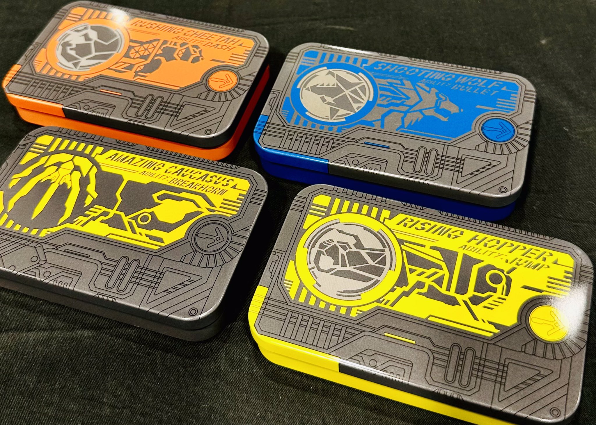 仮面ライダーゼロワン イエローオーロラ プログライズキー SGライジングホッパープログライズキー(イエローオーロラVer
