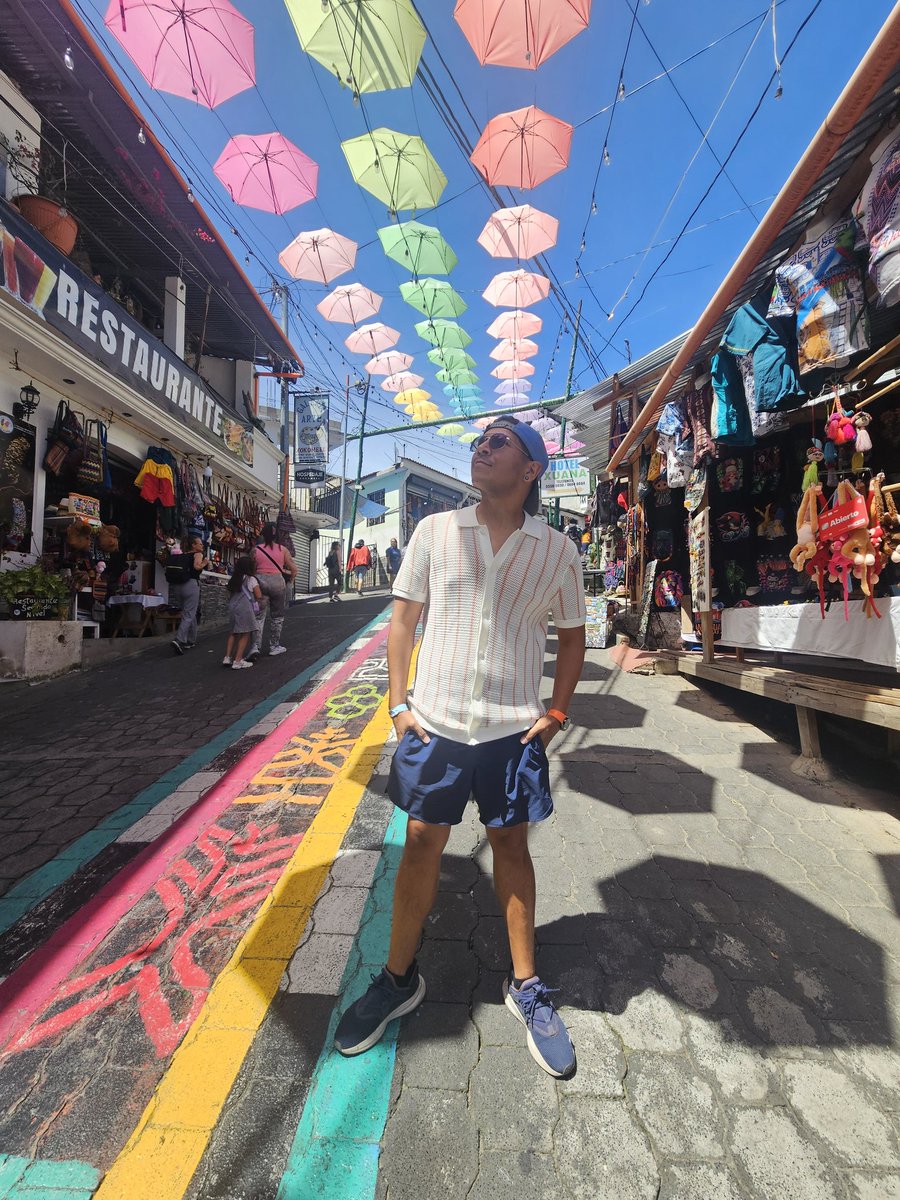 javiervaz02's tweet photo. San Juan de la Laguna 🇬🇹💙 https://t.co/LKgrGtjpeV