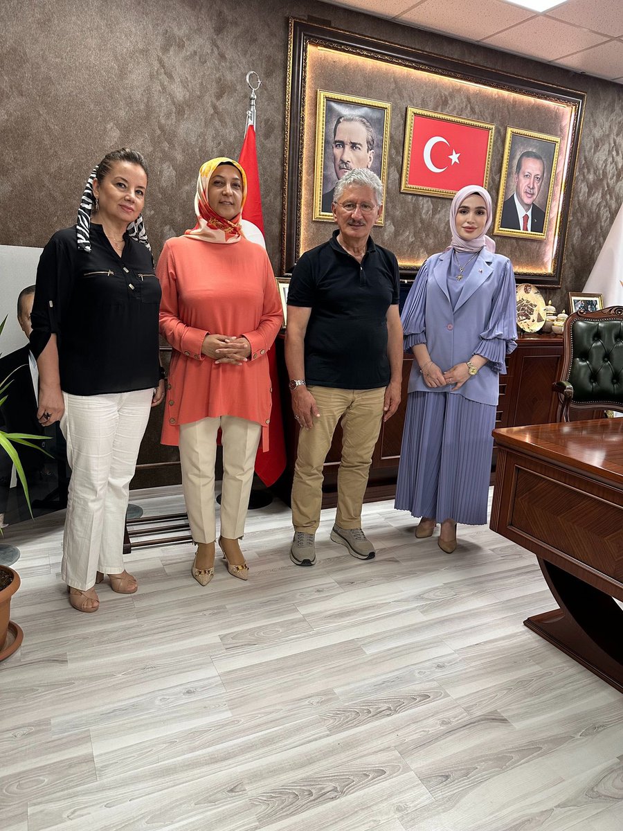 AKIstanbulSPB's tweet photo. Başakşehir İlçe Başkanlığımızda Sosyal Politikalar Birimi Aile ve Çocuk Komisyon Başkanımız Suzan Özçelik ve Bölge Koordinatörümüzün Katılımıyla 3. Bölge Aile ve Çocuk Komisyonu İlçe Başkanları Toplantımızı Gerçekleştirdik. Toplantımızın hayırlara vesile olmasını diliyoruz. https://t.co/drTuQrBXsQ