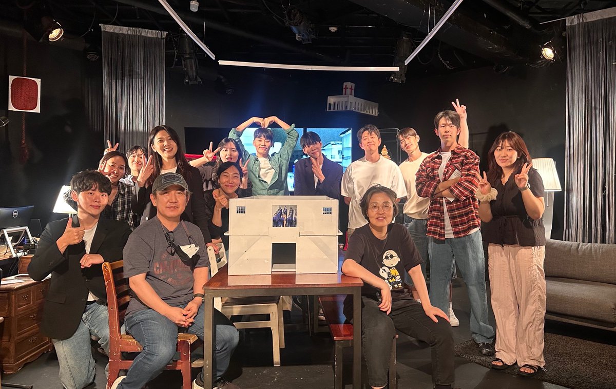 #다큐시어터 #집으로돌아가는길 #형제복지원의기억

다큐시어터 <집으로 돌아가는 길: 형제복지원의 기억>
첫공연 종료✨️

단 7회 남은 공연, 많은 응원 부탁드려요!

👉 예매 바로가기 url.kr/trxlnh

▫️2025.07.31.-08.08.
▫️연우소극장