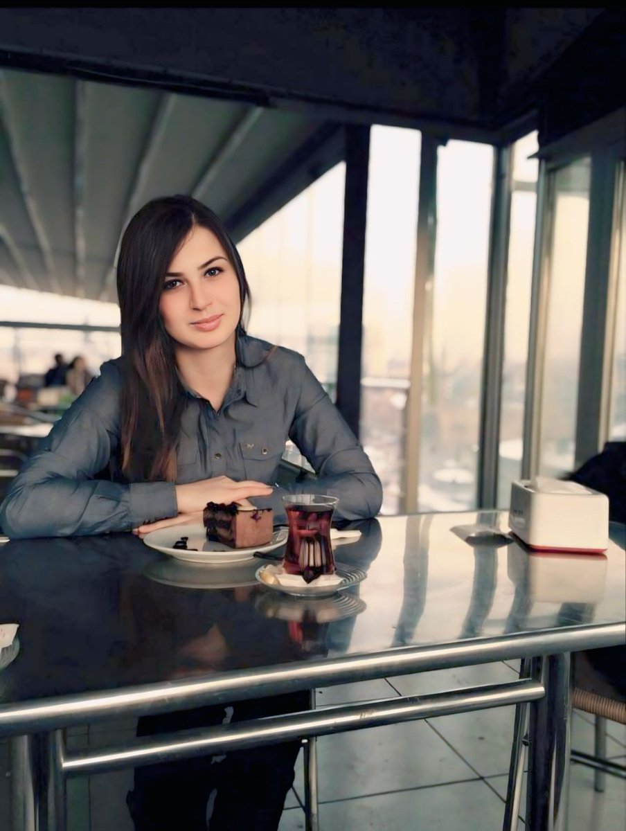 .
♡🌙 

♥︎
"Bir bardak demli Çay'da sakladım söyleyemediklerimi.!
Bu yüzden; 
Bütün Çay'lar hasret demli. . .✍ 

SeVGiyLee . . .🪱
:¨·.·¨:
`·. #Akşamımız  ꋬꇙ̧ꀘ ＯｌᎯ ...💗
♥︎ 
            ༺🍃☞ ☪ツ🅢🖋🍵💫🌸