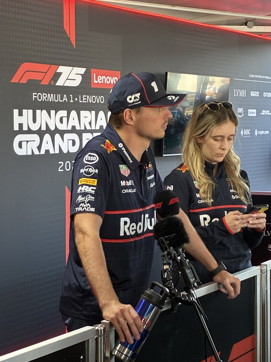 Max Verstappen ha confirmado de forma directa y concreta por primera vez que será piloto de Red Bull en 2026.

Hasta ahora nunca había dicho nada. Es la primera vez que públicamente dice que estará con Red Bull en 2026.