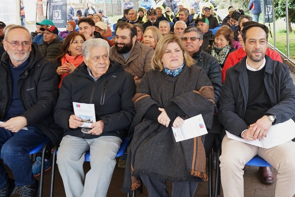 🚧 ¡Inician obras de mejoramiento de camino Chufquén–Quino en #Traiguén! Con inversión FNDR
<a href="/gorearaucania/">Gobierno de La Araucanía</a>
aprobado x <a href="/corearaucania/">Consejo Regional de La Araucania</a> de $10.749 millones, se mejorarán 21,6 km de vía c/ pavimento DTS, seguridad vial y paraderos nuevos🚜. #LaAraucaniaAvanza #ObrasQueConectan