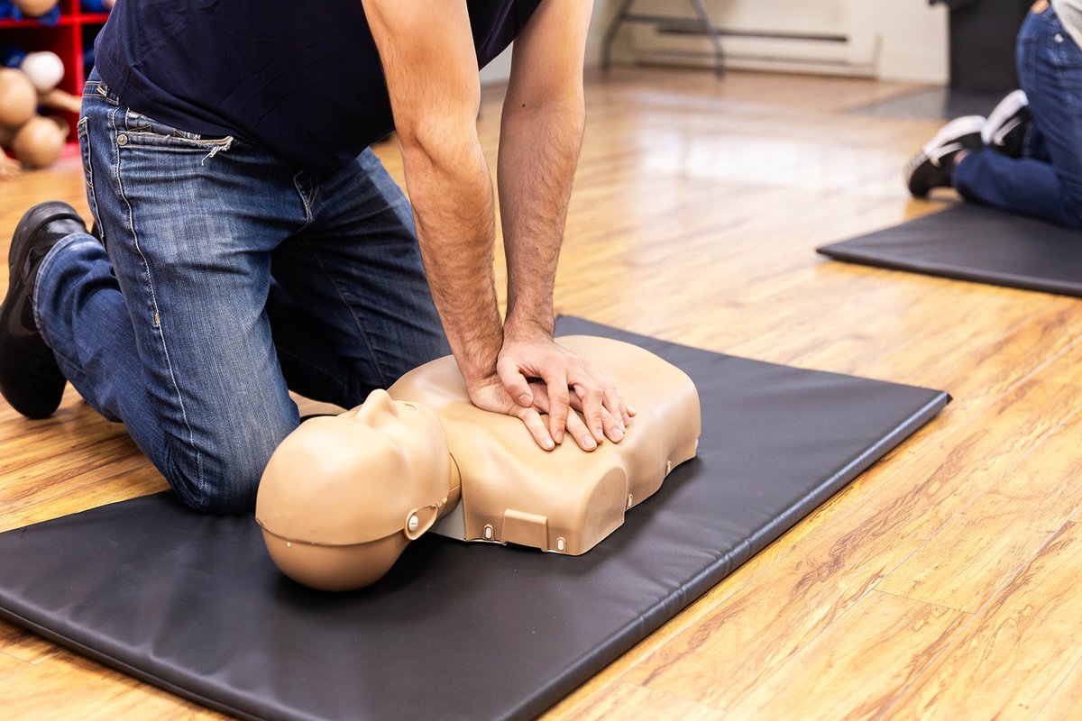 FirstAidCalgary's tweet image. 📅 Calgary First Aid offers classes on weekdays and weekends to fit your schedule!

💰 Best deals in town with pricing and flexibility no rival can match!
🌐 Learn more: firstaidcalgary.ca/standard-first…
#CalgaryFirstAid #FlexibleTraining #BestValue