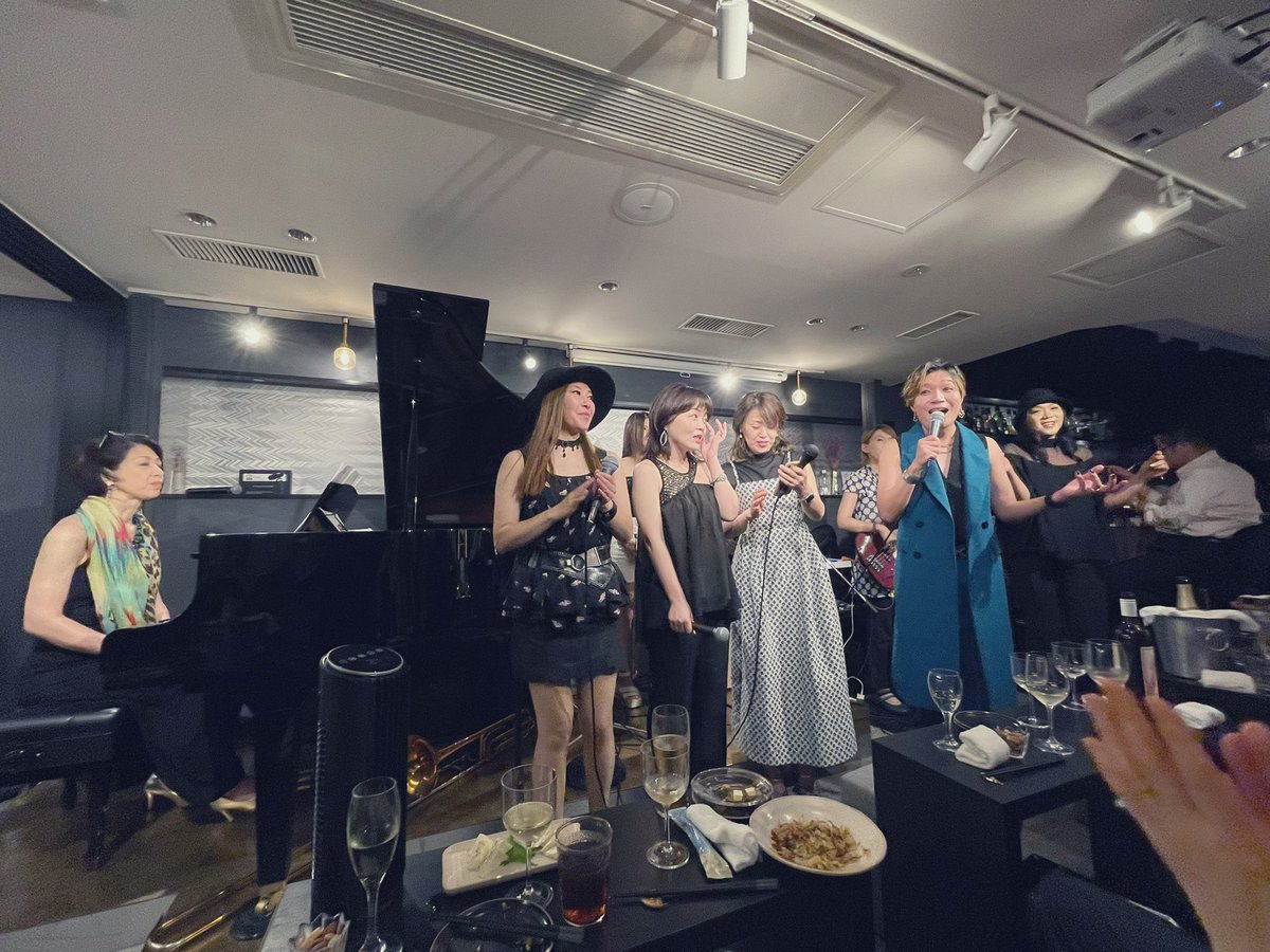 maruti54668938's tweet photo. Sasammy 【おむすびJAZZスナック神楽坂】ラストデー🎵おかげさまでたくさんのご予約があり、急遽2部制になりました🙇♀️2ステージ見れたけどあっという間でした😅今まで楽しませてくれてありがとう!おつかれさまでした😍🙌✨✨
次はどんな世界に行くのかな🌎
#Sasammy
#おむすびJAZZスナック
#神楽坂 https://t.co/Z2MbWRszeH