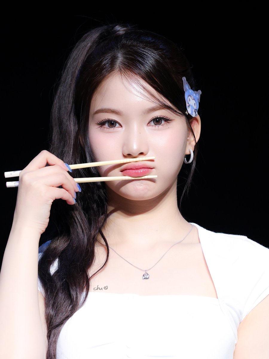 이사츄😽 tweet media