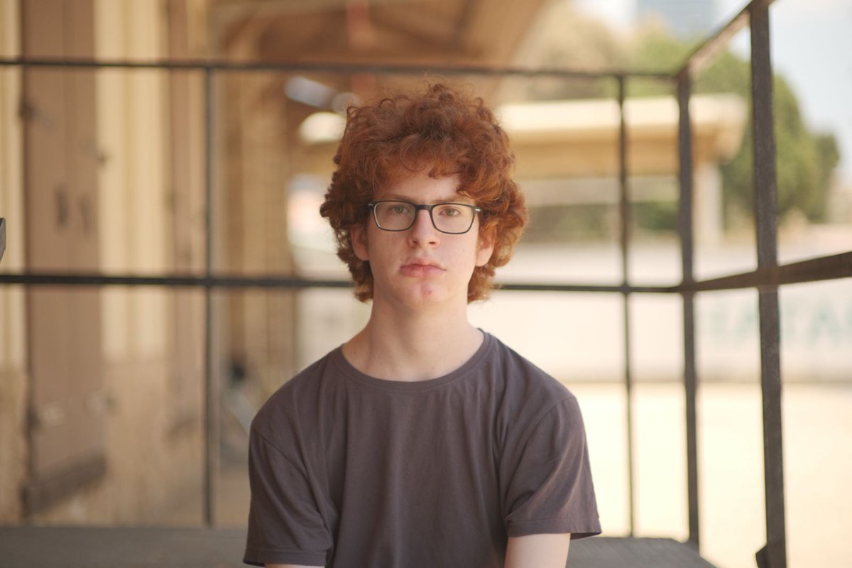 Yuval Peleg (18) verweigerte heute die Einberufung in Israels Armee, dazu erklärte er: "Bald werde ich wegen meiner Weigerung, am Massaker teilzunehmen, ins Gefängnis gehen. Ich rufe die Menschen der Welt auf: Verschärft den Widerstand! Kämpft mit aller Kraft gegen den Genozid.“