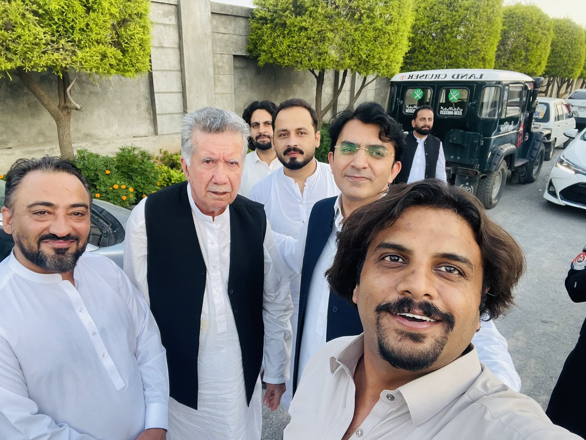 Niazbeen (@niazbeen93) on Twitter photo د ګلونو قدر چا زده
د بلبل یا د بورا زده
خلک دې بد کړي زه به ښه کړم
زه خوشال یم زما دا زده
خوشال
<a href="/mjdawar/">Mohsin Dawar</a>
<a href="/a_siab/">Afrasiab Khattak</a>
<a href="/ANPSpox/">Engr. Ihsan Ullah Khan</a> د ګلونو قدر چا زده
د بلبل یا د بورا زده
خلک دې بد کړي زه به ښه کړم
زه خوشال یم زما دا زده
خوشال
<a href="/mjdawar/">Mohsin Dawar</a>
<a href="/a_siab/">Afrasiab Khattak</a>
<a href="/ANPSpox/">Engr. Ihsan Ullah Khan</a>