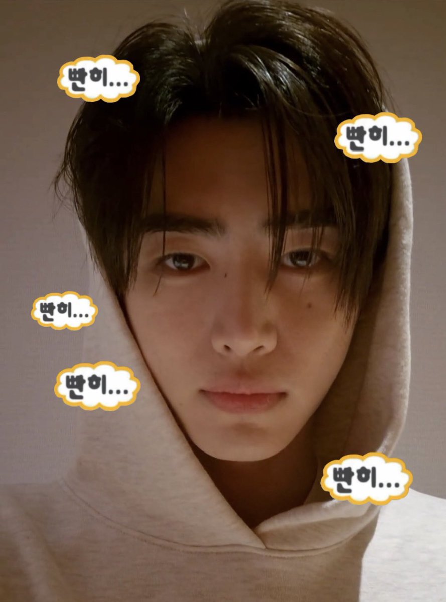 언젠가 언젠가 성훈이가 엔진들이 말하는 귀엽다 라는 말의 뜻을 알아주면 좋겟어 ㅜ.ㅜ 아주아주멋진상남자라도 사랑하는 사람 눈에는 귀엽고 사랑스러워보임 마냥애기같아서 귀엽다고할때도 있지만! 진짜너무좋아서 저절로 나오는 말도 귀엽다<< 인데😭 엄청 멋잇으면서도 귀여울수있는거야 성훈..
