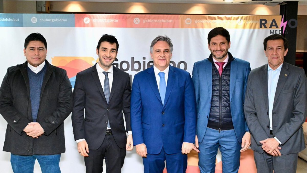 Esta coalición es fascinante. Solo es posible juntar gobernadores de cualquier partido en una alianza cuando no tienen *ninguna* idea: en este caso simplemente hacen lobby para recibir más plata de impuestos nacionales y gastarla. Eso es todo lo que tienen para ofecer. Nada más.