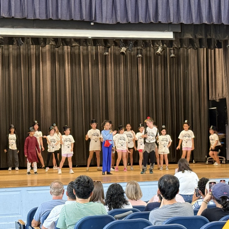 Our final day of Summer school at JFK always includes a performance from our drama class. 
Thrilled to see Aladdin on stage with our young performers