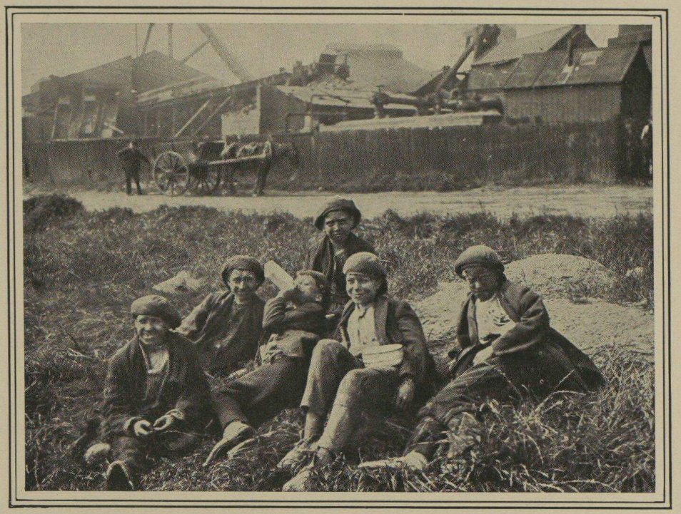 This week 125 years ago the Mines (Prohibition of Child Labour Underground) Act was passed, which prohibited children under the age of 13 from working underground in mines. The act saved some 3,000 boys from this kind of labour bit.ly/4kY8Ryz #HistoryOfChildhood
