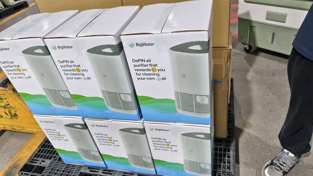 OfficialSkyWee1's tweet photo. One more RWA project I on my watchlist I couldn’t help but share; BigWater Protocol!

Clean Air, clean Water and On-Chain, @BigWProtocol combines RWA tokenization, DePIN, DeSci, and AI-powered analytics to create the world’s largest reward system for sustainable action.

Its smart DePIN device (The Smart Air Purifier) cleans 2M+ liters of air daily, tracks indoor air quality, and rewards users with $BIGW tokens.

Every device also delivers 1,000 liters of clean water to underserved communities, verified by on-chain NFTs.

BigWater also integrates afforestation and conservation, tracking over 33M geo-tagged trees and supporting India’s Mission LiFE.

Through drone monitoring and smart contracts, every environmental action is verifiable.

Users can earn rewards when they:

➠ Install DePIN devices.

➠ Upload tree growth data.

➠ Share environmental data. 

Tokens can be redeemed for clean water, more devices, or traded on exchanges.

Here are some things to note;

Mainnet is live and Audit is active. 

TGE on August 1, 2025. 

Devices shipped to 65+ countries. 

DEX + BitMart listings confirmed. 

I’m convinced BigWater is building a global, data-powered movement for real-world impact!

Easily one of my biggest convictions, don’t sleep on @BigWProtocol.

Take a deep dive: https://t.co/DhLzSqYOjK