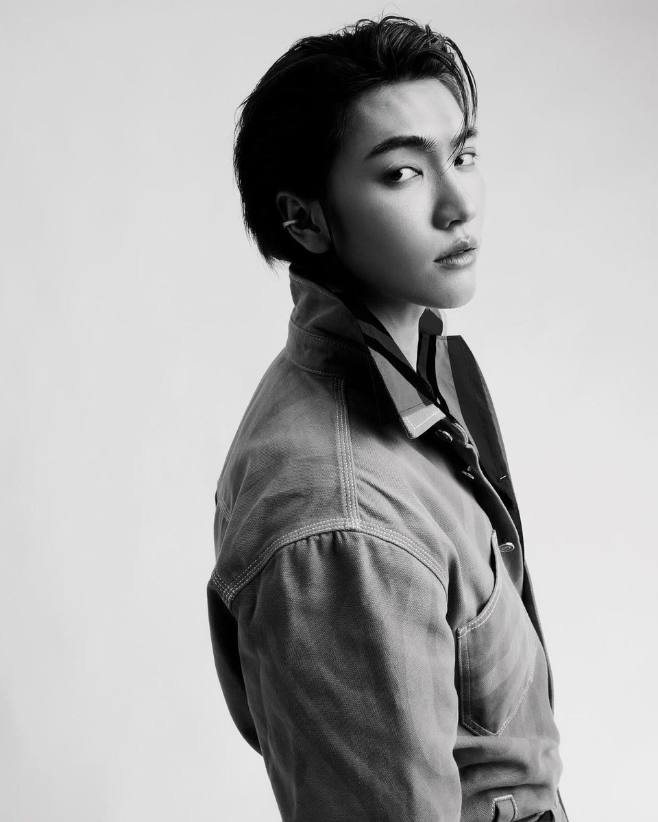 นับถือใจบอสมาก...รับทุกอย่างในบ้านให้เป็นภาระของตัวเองทั้งหมด ไม่ว่าจะดูแลทุกคนในครอบครัว วางแผนอนาคตและการศึกษาของน้อง ซื้อบ้านหลังแรก และต้องดูแลชีวิตในส่วนของตัวเองอีก

มันคือภาระหน้าที่ที่ยิ่งใหญ่และต้องทำต่อเนื่องไปอีกยาวๆ...คนที่จะทำแบบนี้ได้คือคนที่ต้องเสียสละ แข็งแรง