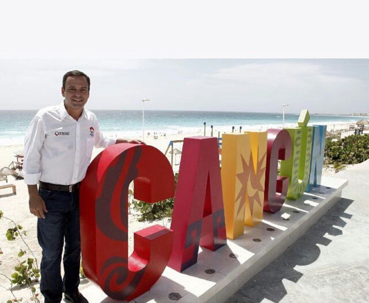 PaulCarrillo2's tweet photo. Hace 11 años, inauguramos las letras de #Cancún en #PlayaDelfines. Un parador fotográfico hermoso que no te puedes perder. https://t.co/UAHspF4ZlL