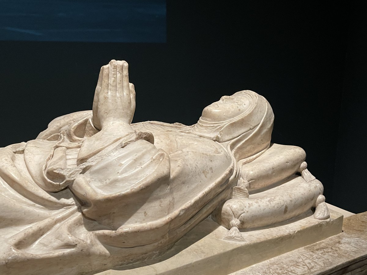 El Museo de San Isidro guarda obras muy valiosas que merece la pena conocer, entre ellas los cenotafios de Beatriz Galindo "La Latina" y de su esposo Francisco Ramírez "El Artillero", obras de alabastro (h. 1530).