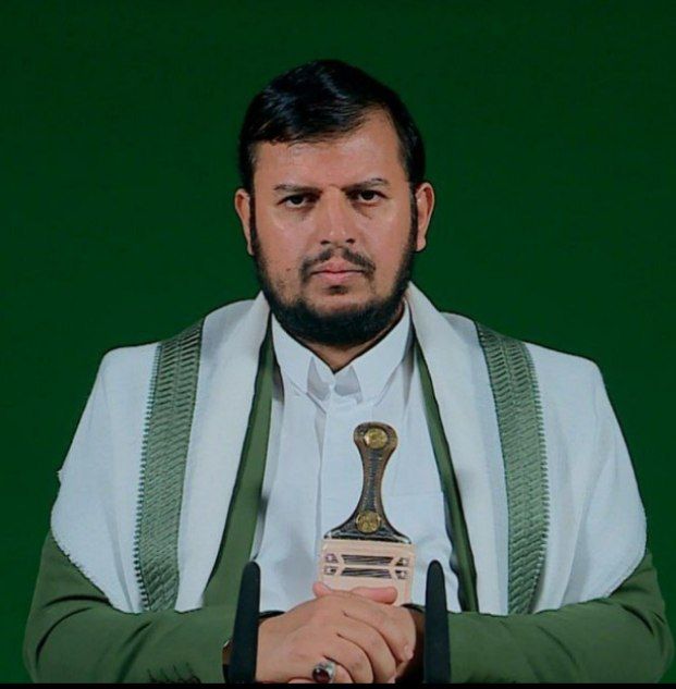 أيها العرب...
لقد ملئتم صدر هذا الرجل "قيحا"