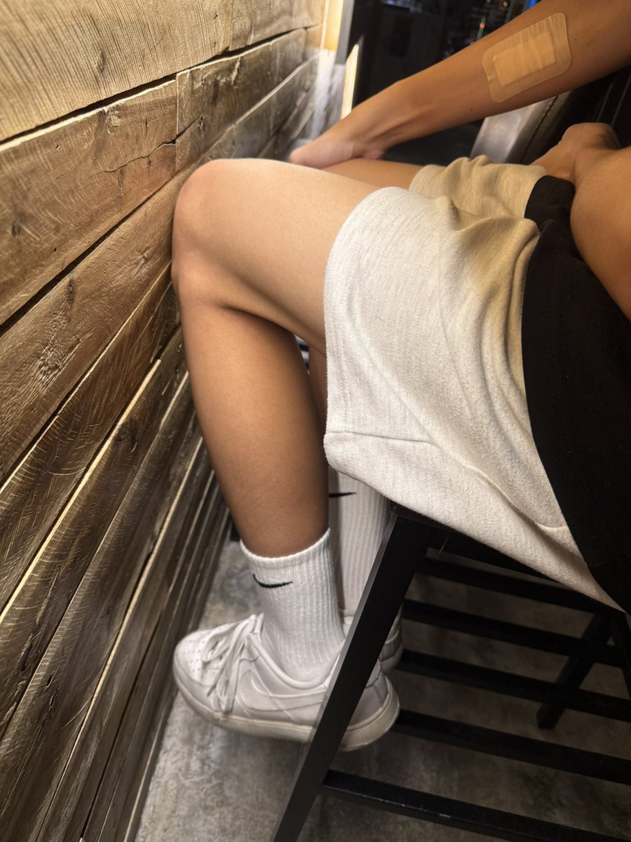 大一弟弟的手好大 🙂‍↔️