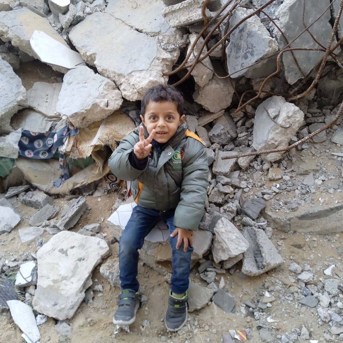 Anhedonya (@psanhedonya) on Twitter photo 🆘 6⃣ WKS - NO DONATION 🆘
<a href="/mmmd1547270/">mysaa jaber</a> - A lone mom deals w the absence of her husband (detained 6 months) while she cares for their 4 kids (4-13y) in a makeshift tent
They were all in hosp for Gastroenteritis last wk. Plz help them‼️
📢 $ 810
✅ chuffed.org/project/128877 ✅ 🆘 6⃣ WKS - NO DONATION 🆘
<a href="/mmmd1547270/">mysaa jaber</a> - A lone mom deals w the absence of her husband (detained 6 months) while she cares for their 4 kids (4-13y) in a makeshift tent
They were all in hosp for Gastroenteritis last wk. Plz help them‼️
📢 $ 810
✅ chuffed.org/project/128877 ✅