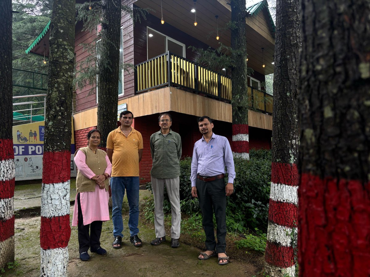 REAPNainital's tweet photo. Today with district team visited Ramgarh project area and inspected &amp; reviewed all 3 CLFs namely Samarpan, Talla Ramgarh; Swabhiman, Nathuakhan &amp; Pragati, Peora। Also visited Green bird cafe, Shyamkhet, Herbal CBO enterprise etc।
@REAPNainital @REAPUttarakhand 
@CdoNainital https://t.co/7LHjRvbGNA