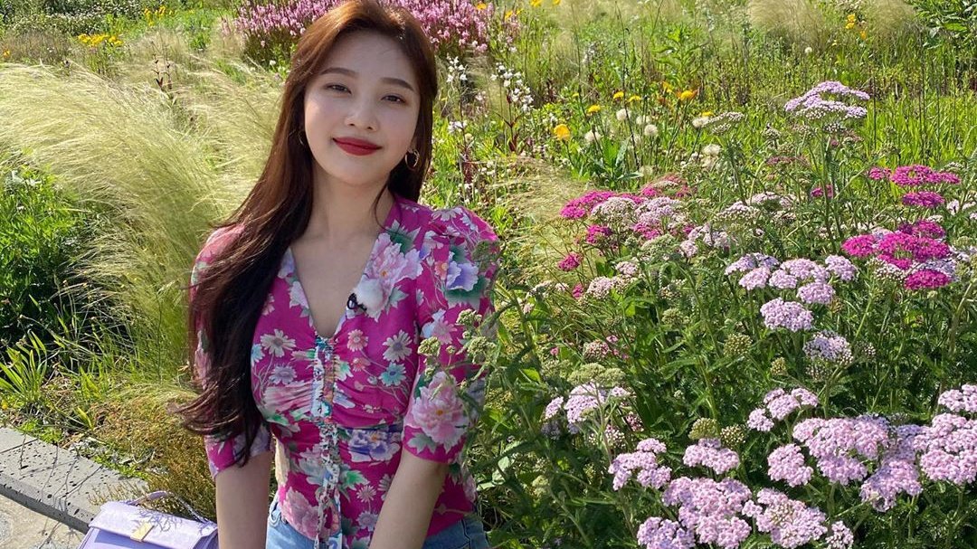 REDPRISM_off's tweet image. Como fan de este nuevo lanzamiento #𝐢cecr͞eam·ℭake, si o si tenia que salir para apoyar a esta bebé que nos está mostrando este nuevo temazo con su #αutö𝑚atic甘味 que me dejó enamorada de lo mucho que me gustó.

𝐦a𝕘n𝑜l𝐢a  ⭑𖦹 ׂ 𓈒 🪻  𝕚k𝑢r𝐚.