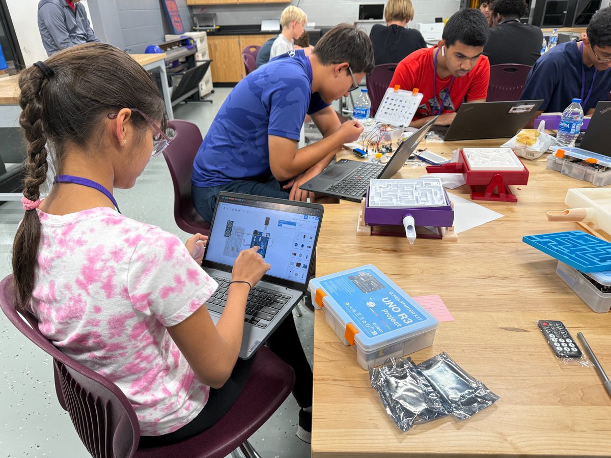 Ballard - Academies of Louisville (@ballard_aofl) on Twitter photo Last week we wrapped up our 3rd annual Engineering Camp! In partnership with JB Speed School, rising 8th & 9th graders spent 4 days in our Engineering labs working on 3D modeling labyrinth mazes as well as coding Arduino bots!
<a href="/Bruin_Principal/">Jason Neuss</a> <a href="/AcademiesofLou/">AcademiesofLou</a> <a href="/UofLSpeedEng/">UofL Speed Eng</a> Last week we wrapped up our 3rd annual Engineering Camp! In partnership with JB Speed School, rising 8th & 9th graders spent 4 days in our Engineering labs working on 3D modeling labyrinth mazes as well as coding Arduino bots!
<a href="/Bruin_Principal/">Jason Neuss</a> <a href="/AcademiesofLou/">AcademiesofLou</a> <a href="/UofLSpeedEng/">UofL Speed Eng</a>