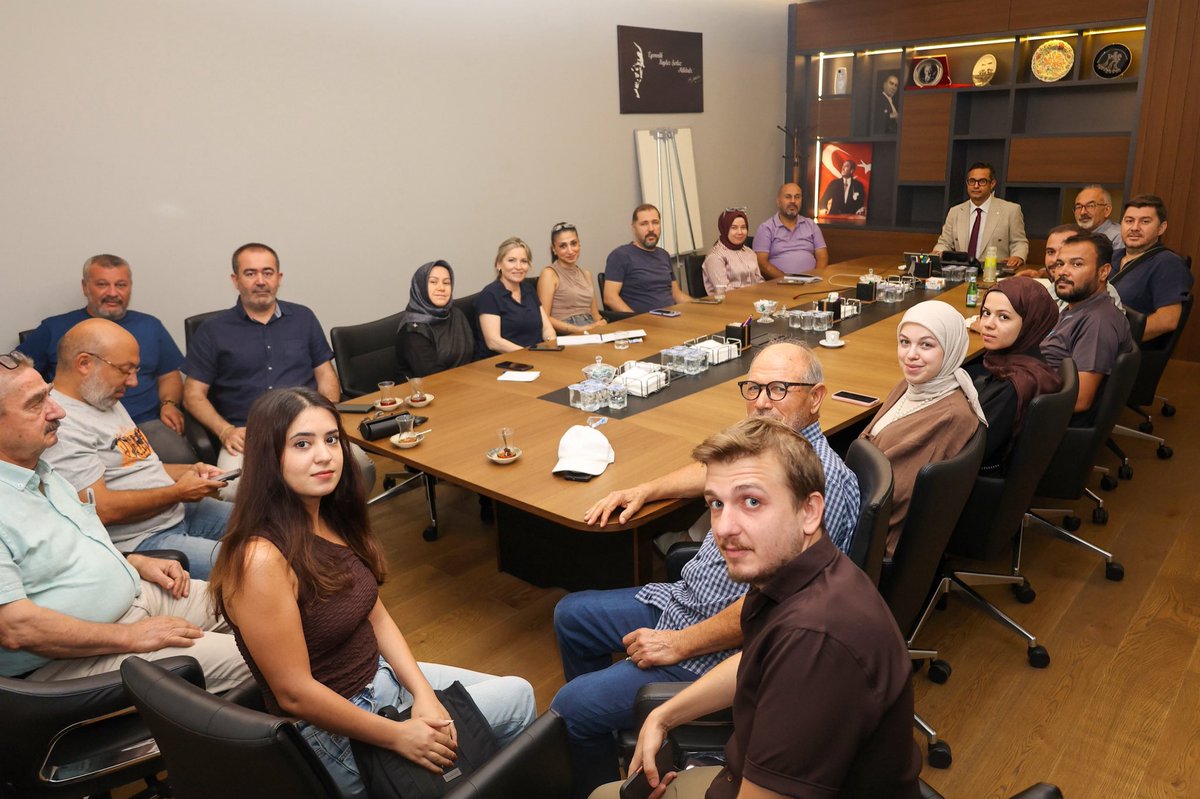 Belediye Başkan Yardımcımız Sayın Çağlar Samancı, Uşak’ta faaliyet gösteren yapı denetim firmalarının yöneticileriyle bir araya gelerek, kentimizde yaşanan imar sorunları, uygulama esasları ve bu sorunlara yönelik çözüm önerilerini değerlendirdi.