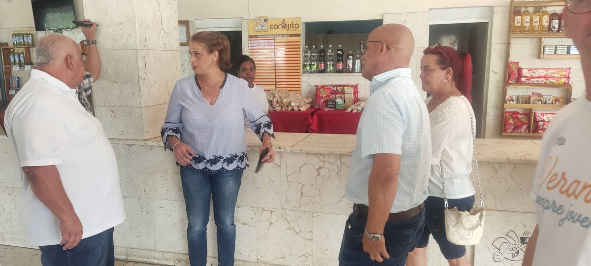 5deseptiembre.cu (@5deseptiembrecu) on Twitter photo Betsy Díaz Velázquez, titular del <a href="/MincinCuba/">Comercio Cuba</a>, realiza visita a unidades del Comercio y la Gastronomía en #Cienfuegos facebook.com/ComercioCfgos/… Betsy Díaz Velázquez, titular del <a href="/MincinCuba/">Comercio Cuba</a>, realiza visita a unidades del Comercio y la Gastronomía en #Cienfuegos facebook.com/ComercioCfgos/…