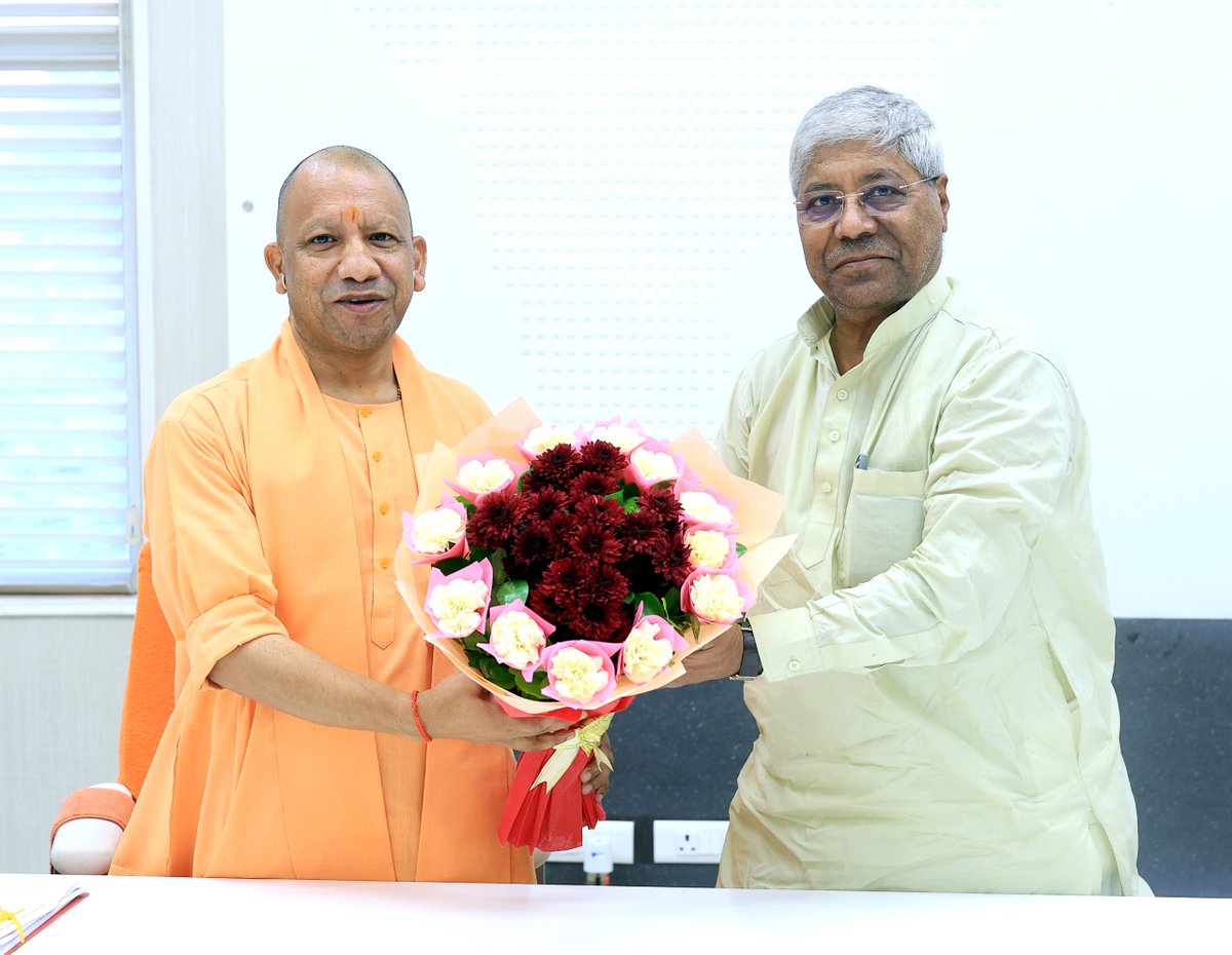 Yogi Adityanath Office (@myogioffice) on Twitter photo рдореБрдЦреНрдпрдордВрддреНрд░реА рд╢реНрд░реА <a href="/myogiadityanath/">Yogi Adityanath</a> рдЬреА рдорд╣рд╛рд░рд╛рдЬ рд╕реЗ рдЖрдЬ рд▓рдЦрдирдК рдореЗрдВ рдЬрдирдкрдж рд╢рд╛рд╣рдЬрд╣рд╛рдВрдкреБрд░ рдХреЗ рдкреБрд╡рд╛рдпрд╛рдВ рд╡рд┐рдзрд╛рди рд╕рднрд╛ рдХреНрд╖реЗрддреНрд░ рдХреЗ рдорд╛рдирдиреАрдп рд╡рд┐рдзрд╛рдпрдХ рд╢реНрд░реА рдЪреЗрддрд░рд╛рдо рдкрд╛рд╕реА рдЬреА рдиреЗ рд╢рд┐рд╖реНрдЯрд╛рдЪрд╛рд░ рднреЗрдВрдЯ рдХреАред
<a href="/134Powayan/">рдЪреЗрддрд░рд╛рдо рдкрд╛рд╕реА (рдореЛрджреА рдХрд╛ рдкрд░рд┐рд╡рд╛рд░)</a> рдореБрдЦреНрдпрдордВрддреНрд░реА рд╢реНрд░реА <a href="/myogiadityanath/">Yogi Adityanath</a> рдЬреА рдорд╣рд╛рд░рд╛рдЬ рд╕реЗ рдЖрдЬ рд▓рдЦрдирдК рдореЗрдВ рдЬрдирдкрдж рд╢рд╛рд╣рдЬрд╣рд╛рдВрдкреБрд░ рдХреЗ рдкреБрд╡рд╛рдпрд╛рдВ рд╡рд┐рдзрд╛рди рд╕рднрд╛ рдХреНрд╖реЗрддреНрд░ рдХреЗ рдорд╛рдирдиреАрдп рд╡рд┐рдзрд╛рдпрдХ рд╢реНрд░реА рдЪреЗрддрд░рд╛рдо рдкрд╛рд╕реА рдЬреА рдиреЗ рд╢рд┐рд╖реНрдЯрд╛рдЪрд╛рд░ рднреЗрдВрдЯ рдХреАред
<a href="/134Powayan/">рдЪреЗрддрд░рд╛рдо рдкрд╛рд╕реА (рдореЛрджреА рдХрд╛ рдкрд░рд┐рд╡рд╛рд░)</a>