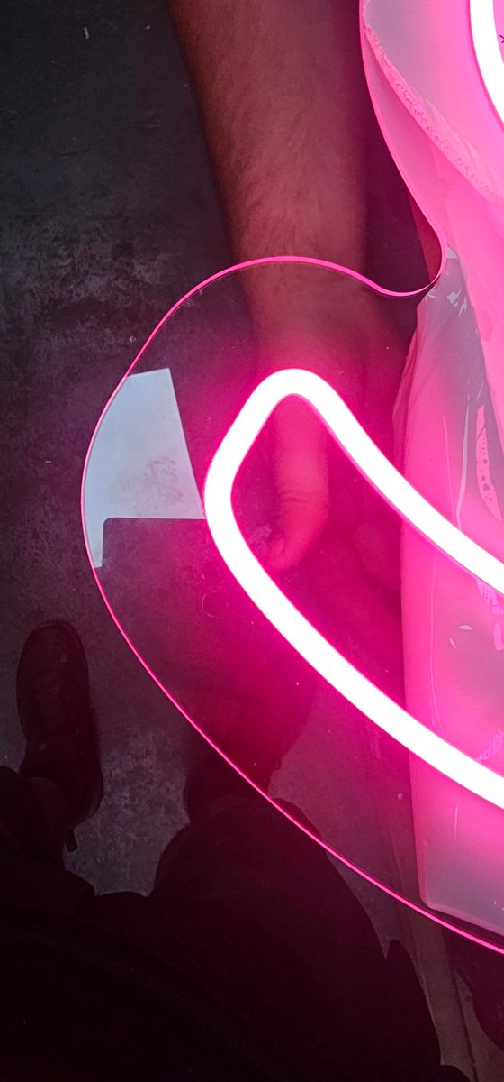 mjs displays 2.0 tweet media