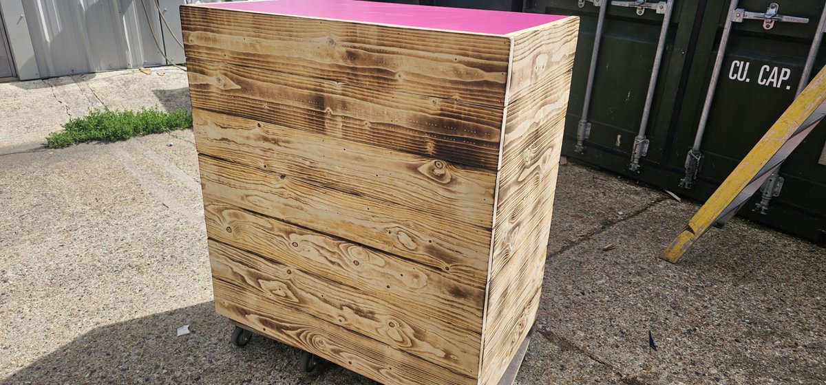 mjs displays 2.0 tweet media