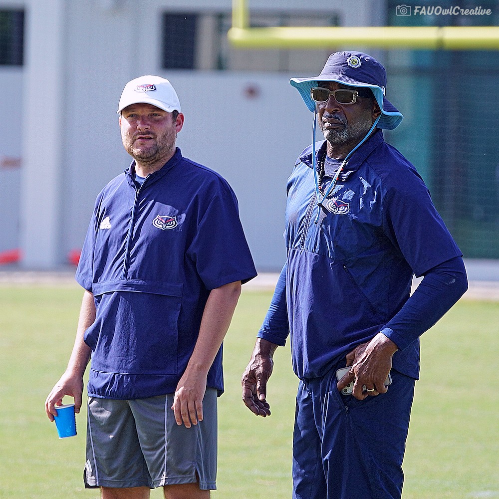 4️⃣ Flics From <a href="/FAUFootball/">Florida Atlantic Football</a> fall Camp Day 2️⃣ Viewing Period 🦉🏈🌴

WR <a href="/Sticks1_/">sticks</a>
DE <a href="/WilkyDenaud30/">Wilky Denaud</a>
DB <a href="/WendolPhilord12/">Wendol Philord Jr.</a>
PP <a href="/TaylorBrownFAU/">Taylor Brown</a>
EE   <a href="/criscarter80/">Cris Carter</a>

📸 <a href="/fauowlcreative/">Rick Henderson</a>