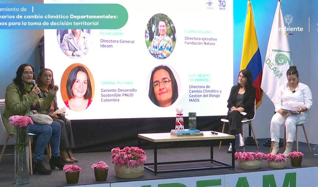 JimenaPuyana's tweet image. Hoy se presentan los escenarios departamentales de cambio climático de Colombia. Gran logro del @IDEAMColombia un gran honor para @PnudColombia acompañarles en este esfuerzo. Clave para tomar decisiones basadas en ciencia. visualizador.ideam.gov.co/portal/apps/st…