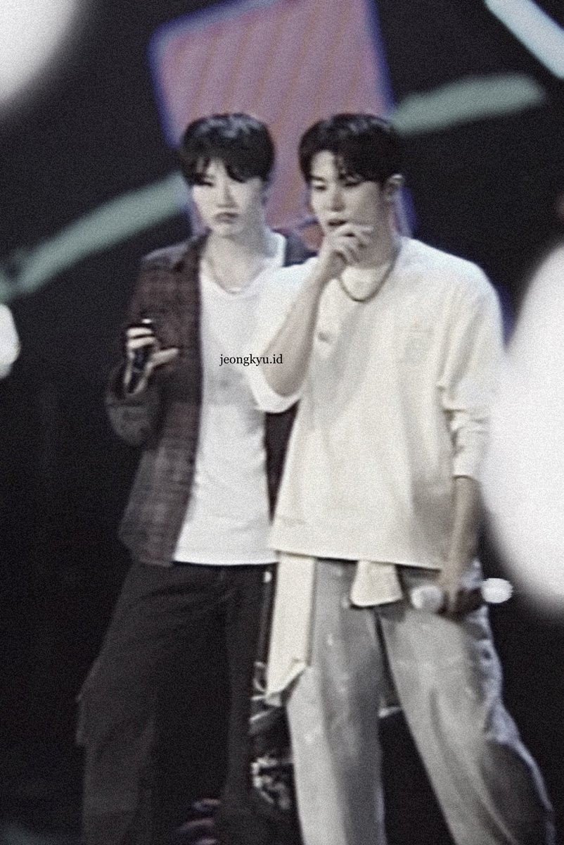 [2025.06.22] 알로뱅크 

🐺🐨🌠

#JUNKYU #JEONGWOO #늑규 #jeongkyu #김준규 #박정우 #어깨즈 
#TREASUREatAlloBankFest
#AlloBankFestival2025
#TREASURE #TREASUREFESTIVAL2025