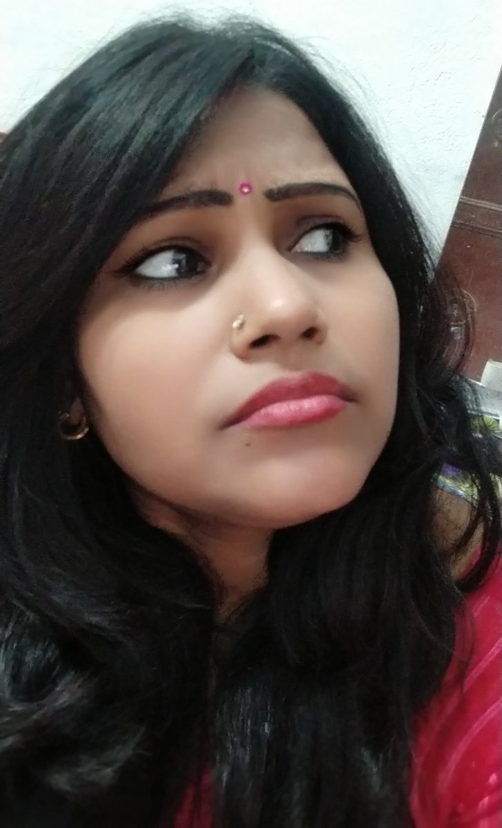 यूँ ही उदास है दिल बेकरार थोड़ी है..
मुझे किसी का कोई इंतजार थोड़ी है..

नज़र मिला के भी तुम से गिला करूँ कैसे..
तुम्हारें दिल पर मेरा इख्तियार थोड़ी है..

मुझे भी नींद न आए उसे भी चैन न हो..
हमारे बीच भला इतना प्यार थोड़ी है..

#दिल_से 
#शुभ_रात्रि 
#राधे_राधे
