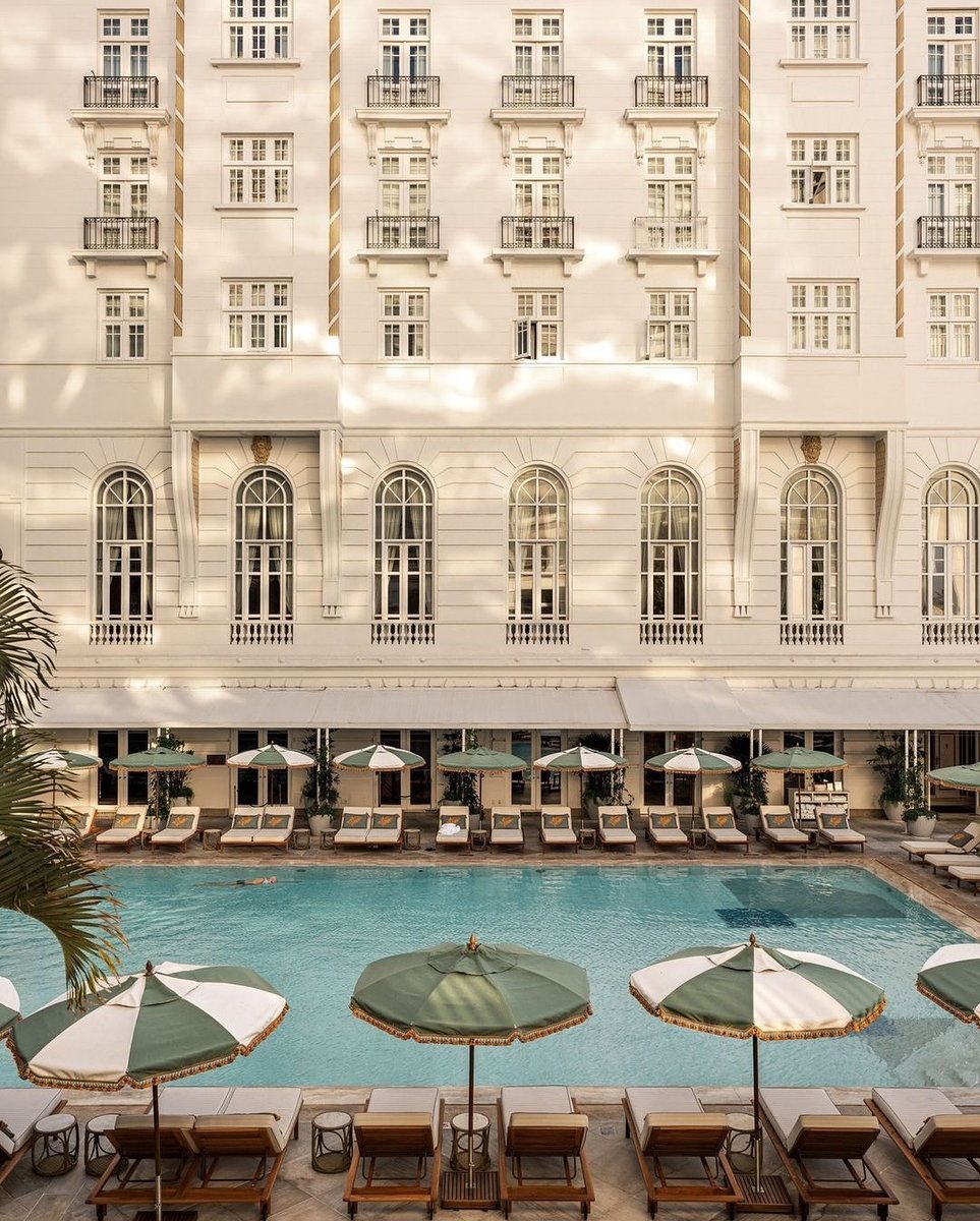 MBPrivateClient's tweet image. Copacabana Palace, where Rio starts. ⁣
⁣
Begin with breakfast in bed to the backdrop of cinematic views across Rio de Janeiro. Soak up the poolside scene or be sun kissed on golden sands at Copacabana Beach. This is the perfect day at The Copa. ⁣