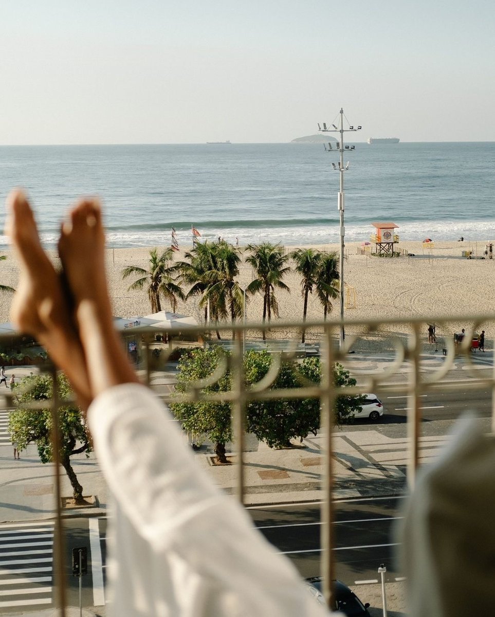 MBPrivateClient's tweet image. Copacabana Palace, where Rio starts. ⁣
⁣
Begin with breakfast in bed to the backdrop of cinematic views across Rio de Janeiro. Soak up the poolside scene or be sun kissed on golden sands at Copacabana Beach. This is the perfect day at The Copa. ⁣