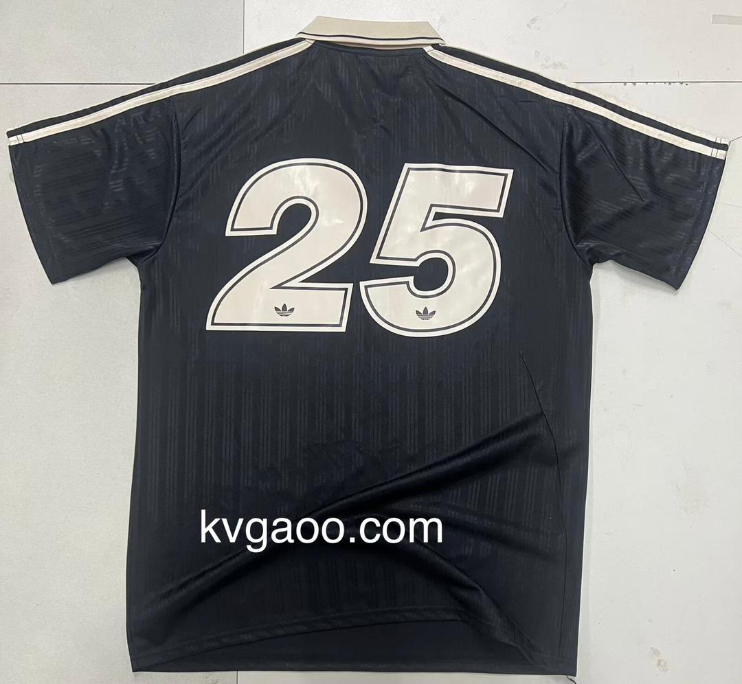 Kegaoos.com ya tiene la nueva camiseta de Oasis X Adidas Originals