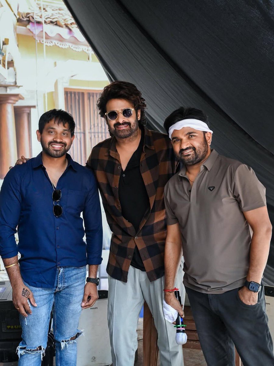 From the sets of #TheRajaSaab 😍

#Prabhas  <a href="/DirectorMaruthi/">Director Maruthi</a> #jmediafactory