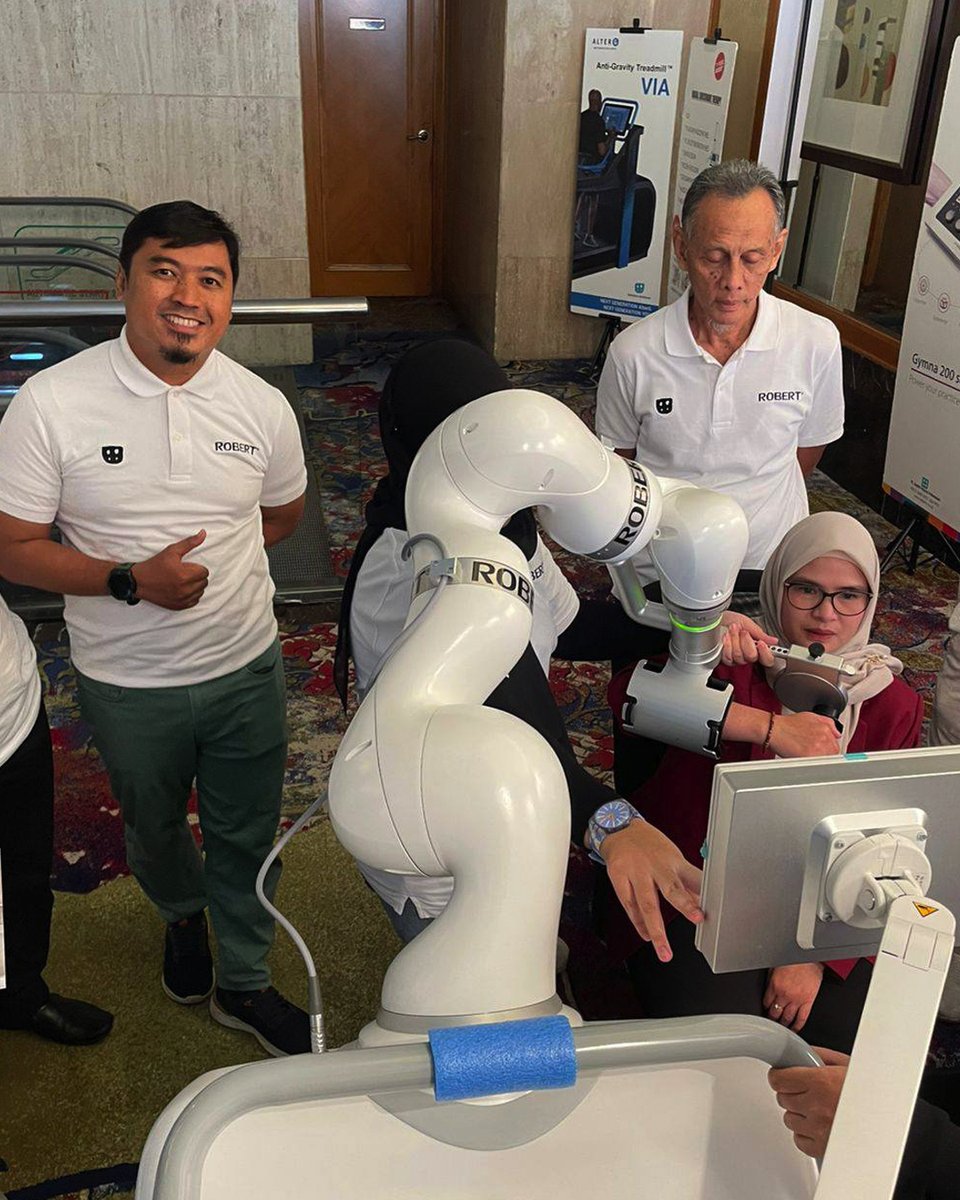 Connecting with rehab leaders in Indonesia 🇮🇩

Our dedicated sales partner in Indonesia, EnamWarna , showcased ROBERT® at the 10th Jakarta PMR Scientific Forum in Jakarta, a prestigious event in the field of Physical Medicine and Rehabilitation. 🏥🤝