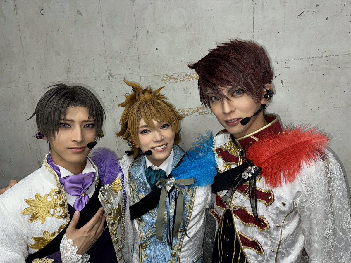 目出度歌誉花舞 十周年祝賀祭 
思い出たち！
一枚目は新衣装コンセプトの表情頑張って作ってるね浦島くん🥺嬉しかったね！

#刀ミュ