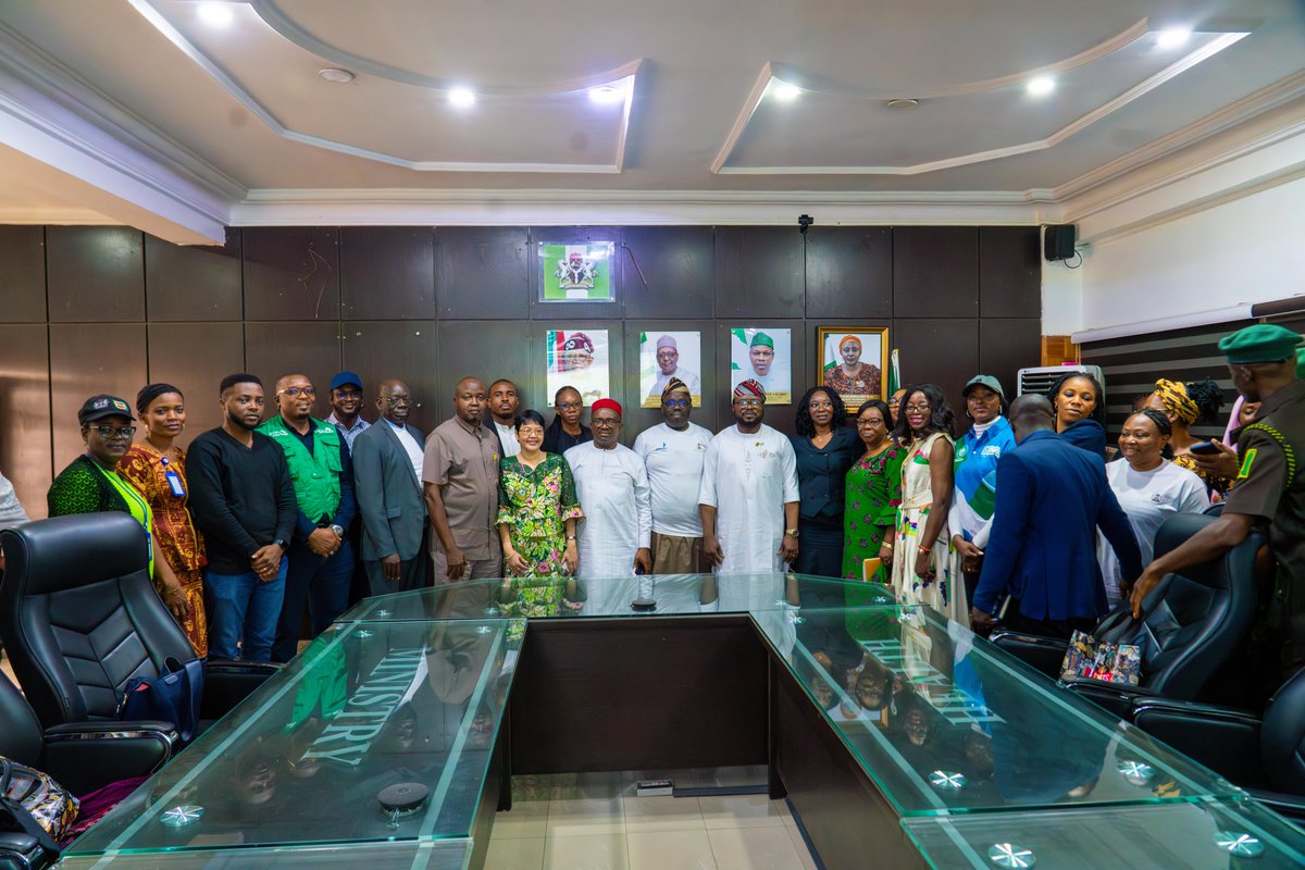 WHONigeria's tweet photo. On #WorldHepatitisDay, WHO Nigeria joined @Fmohnigeria, NASCAP &amp; partners at a national press briefing to reaffirm commitment to #EliminateHepatitis hepatitis &amp; pursue triple elimination of HIV, syphilis &amp; hepatitis B especially for women and children. https://t.co/kQBeFHNKIs